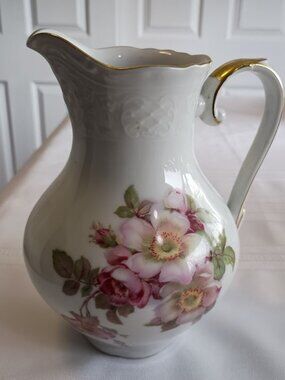 Barvaria Schumann Arzberg Germany Pitcher with Roses and Gold Trim